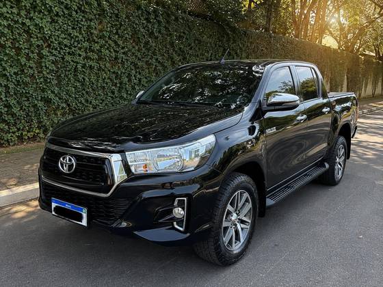 TOYOTA HILUX 2.8 SRV 4X4 CD 16V DIESEL 4P AUTOMÁTICO TOYOTA HILUX 2.8 SRV 4X4 CD 16V DIESEL 4P AUTOMÁTICO